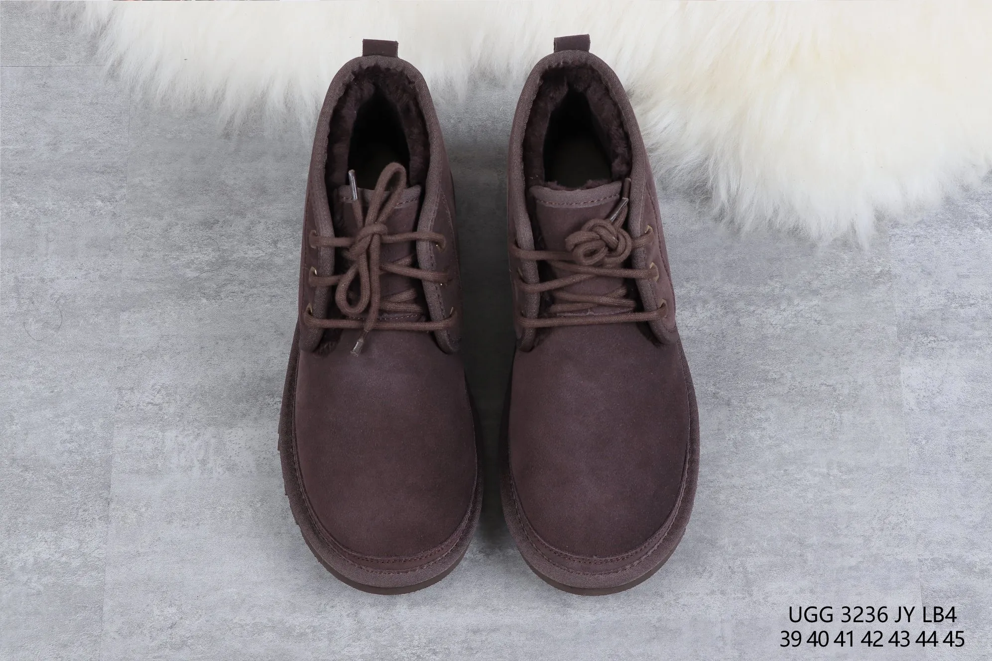💰520 UGG sheepskin integrated snow boots 3236 brown M Neumel Product description: As an extension of the classic series, the classic lightweight series has a low-key outsole and upper inspired by classic styles, showing the comfort and luxury of UGG. Upper: cow leather, soft suede upper. Insole: 17mm UGGpure™ wool cushioning foam insole. Sole: Treadlite by UGG™ Light wing technology outsole - non-slip, cushioning, wear resistance, and good elasticity Heel: Brand LOGO on the side Size: 39 40 41 42 43 44 45
